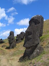 1002-Moai Rano raraku.jpg